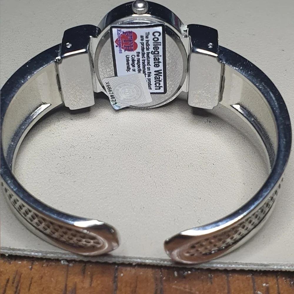 🦋10/$20🦋 Geneva University of Wisconsin Silver/Red Collegiate Women's Cuff Watch